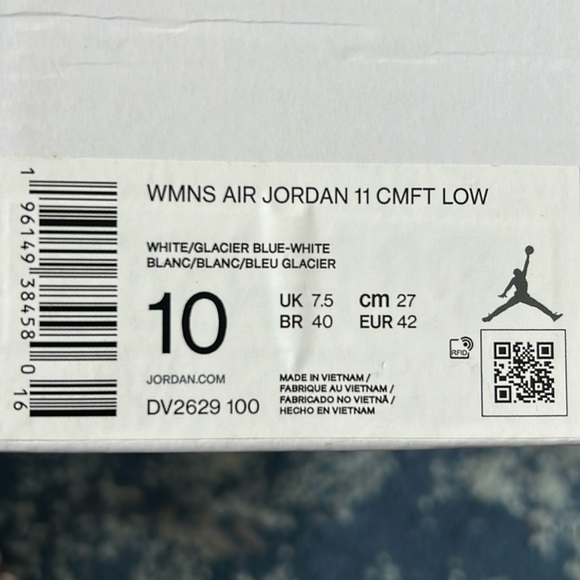 Women’s Air Jordan 11 CMFT LOW - Picture 3 of 8
